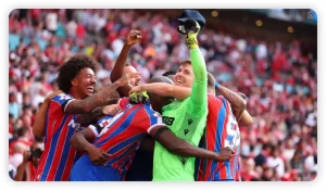 A Tense First Half Decided by a Moment of Controversy